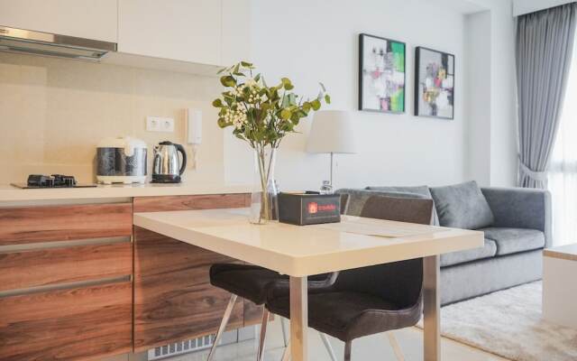 Comfortable 1BR Apartment at Marigold Nava Park