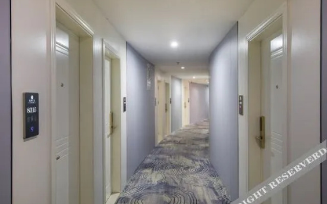 Yuefeng Hotel (Yangjiang Bus Terminal, Wal-Mart)