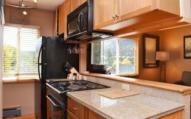 Val d'Isere Unit 315 by RedAwning