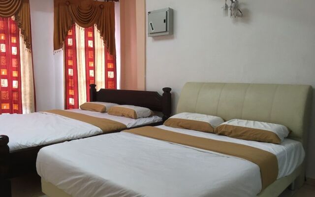 OYO 89653 Anisaa Inn