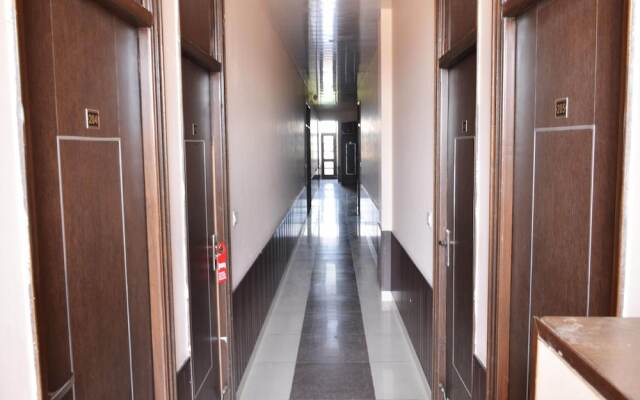 Motel Divine by OYO Rooms