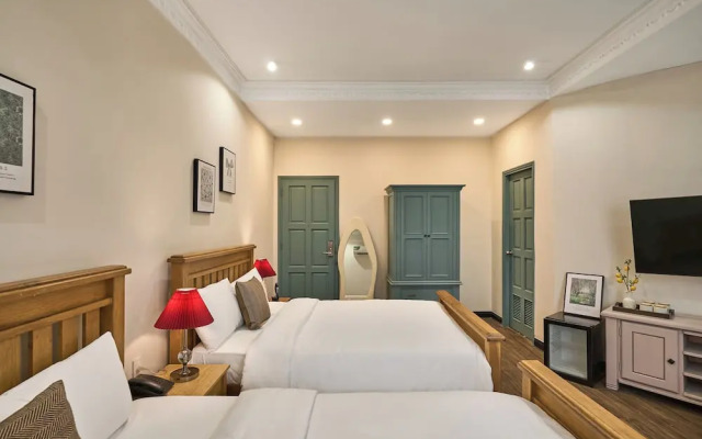 The Passion Lux Airport Hotel Apartment