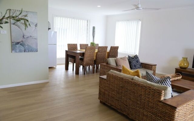 Beaches 1 - 1/7 Convent