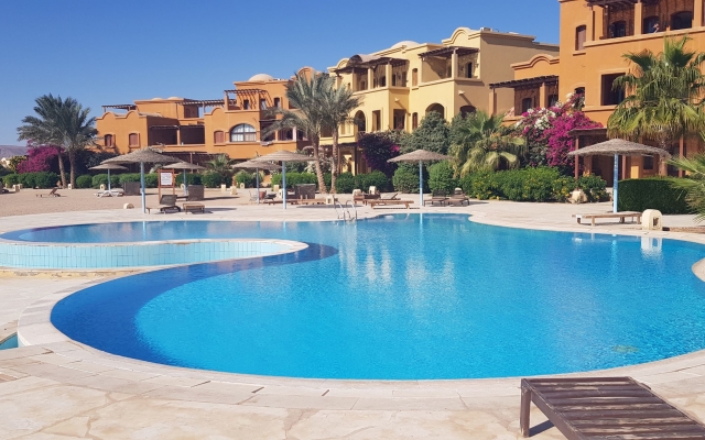 VESTA - Luxury APT - 1BR - West Golf