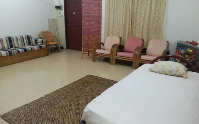 Homestay Aircond Pantai Timur Chalet Guest House Kak Mah – Guest Rooms – Kuala Terengganu