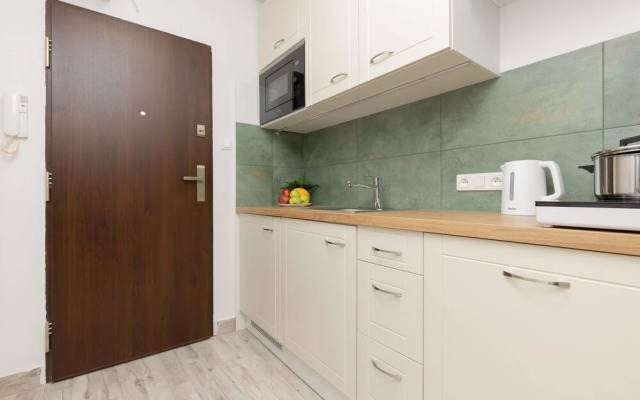 Apartment Warsaw 1 Sierpnia by Renters