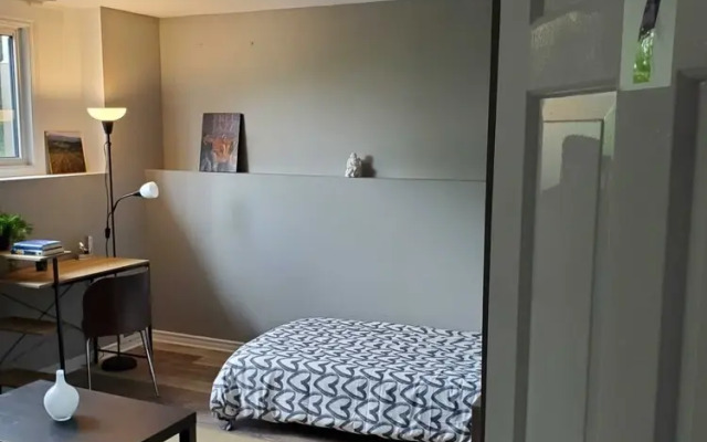 Colline-Single Room- Self Check-In
