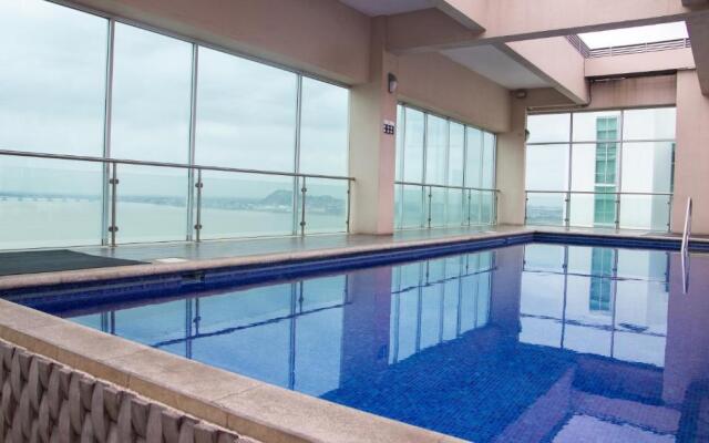 Riverfront II, piso 2, suite vista al rio, Puerto Santa Ana, Guayaquil
