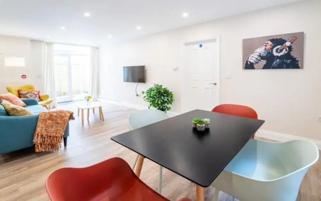 South Quay Apartment - 2 Bedrooms - 2 Bathrooms