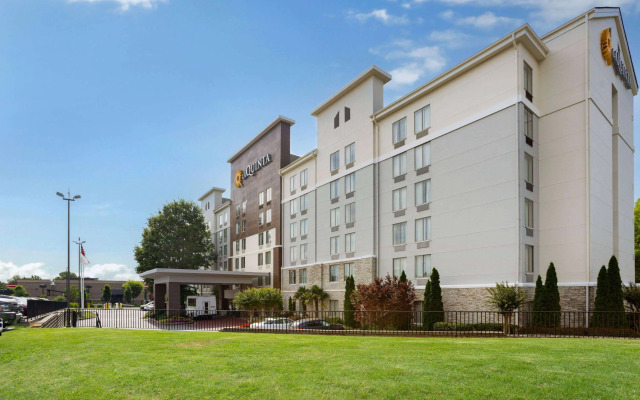 La Quinta Inn & Suites by Wyndham Atlanta Airport North