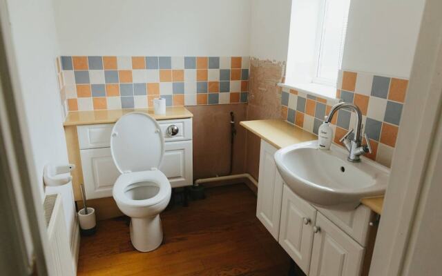 Family Home in Newquay, Parking, 3 min Walk Beach
