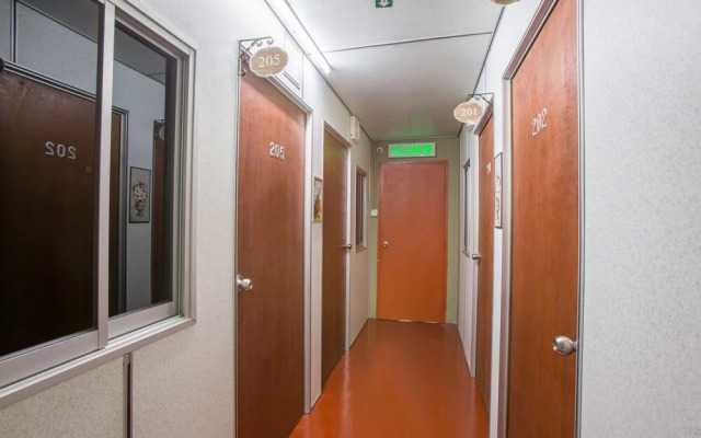 SPOT ON 89788 Musafir Transit Hotel