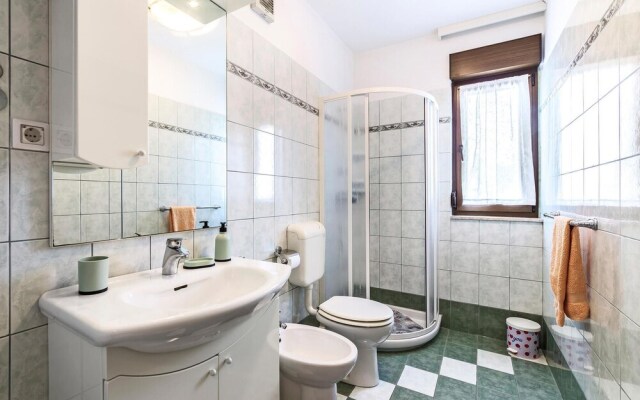 Stunning Home in Liznjan With Wifi and 3 Bedrooms
