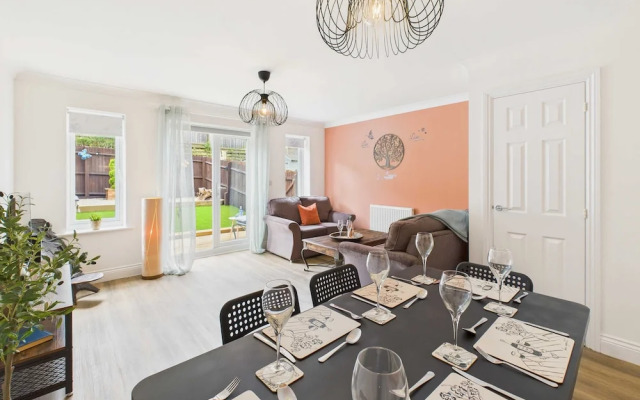 Host Stay Clearwell Gardens