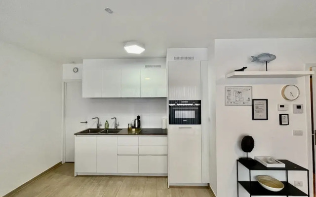 One Lux Stay near Diamond District