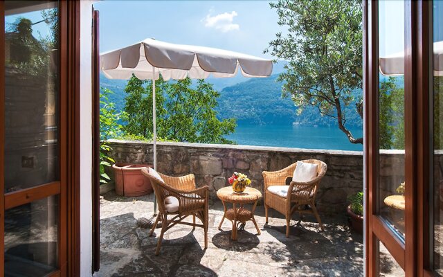 Lake Como Apartments