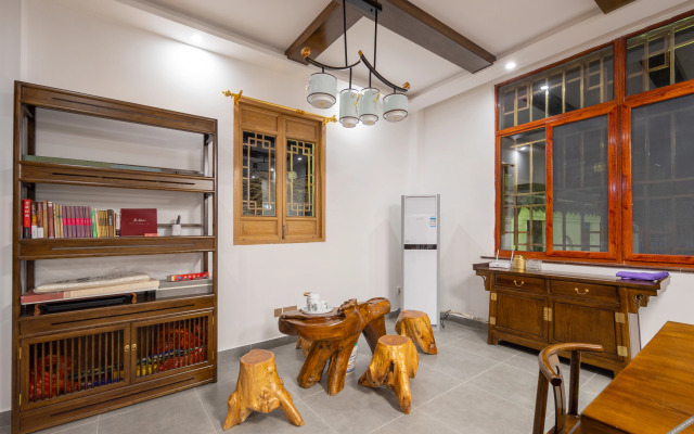 Floral Hotel·Huiyuan Residential Accommodation (Tianzhu Mountain Scenic Area Store)