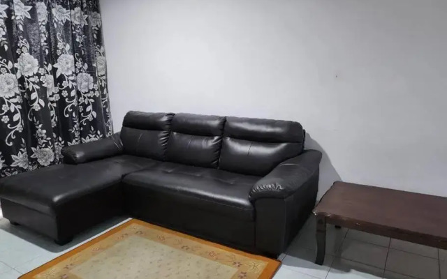 COZY HOME KLIA SEPANG with Aircond and Free Wi-Fi