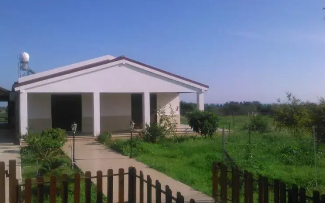 Sea View House in Maroni