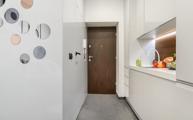 Lumina comfortable apartment in Warshaw