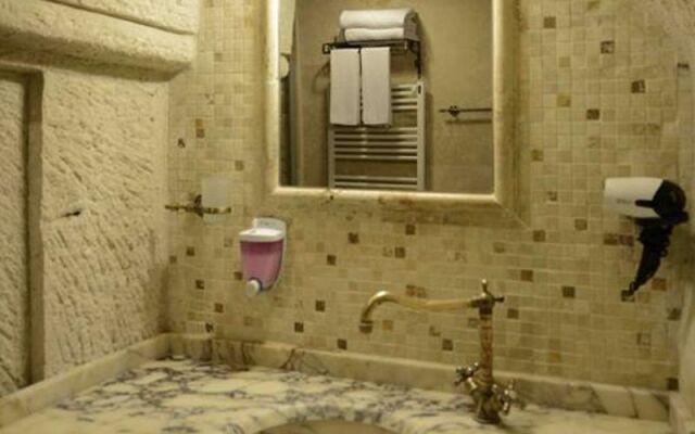 Elysee Cave House