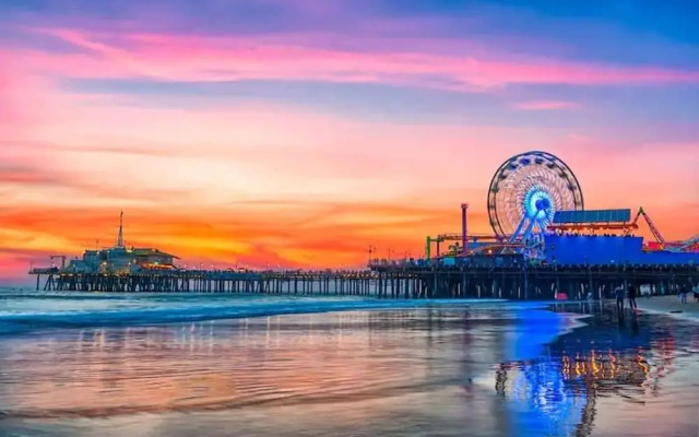 Sunny Home in Mid-hollywood Pool Free Parking