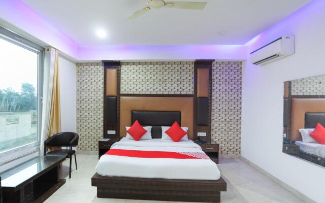OYO Townhouse 22956 Hotel Grand Residency