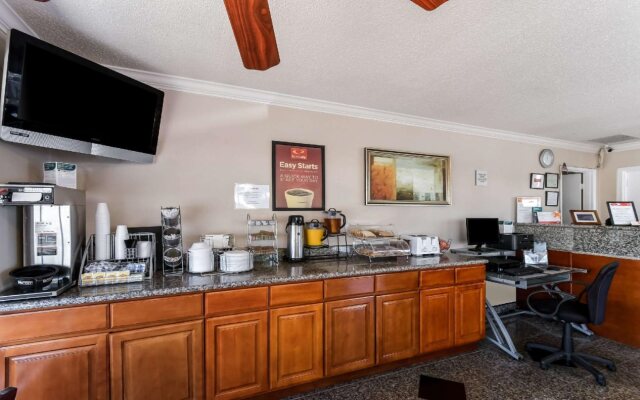 Econo Lodge Woodland near I-5