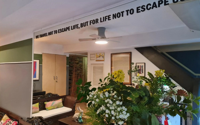 Somewhere to Escape - Hometel