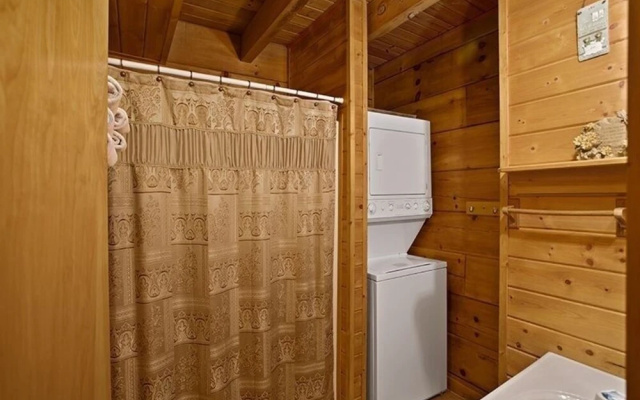 Ultimate Seclusion 1 Bedroom 2 Bathrooms Cabin