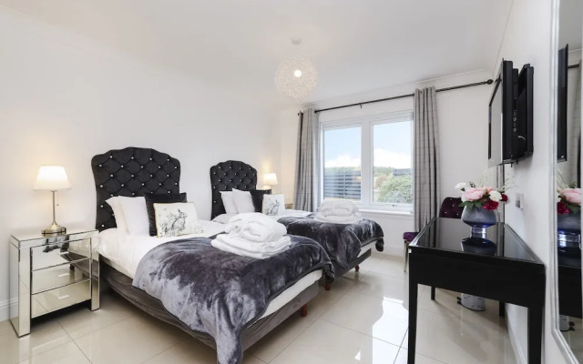 JOIVY Luxurious & Spacious 3Br House With A Hot Tub