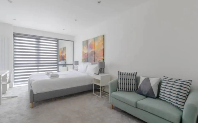 Spacious 4BD Townhouse - Near Stratford City!
