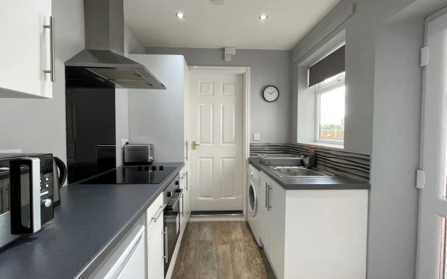 Cosy & Comfortable Apt with Parking