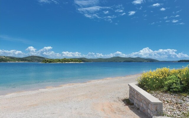 Nice Home in Jezera With Wifi and 1 Bedrooms