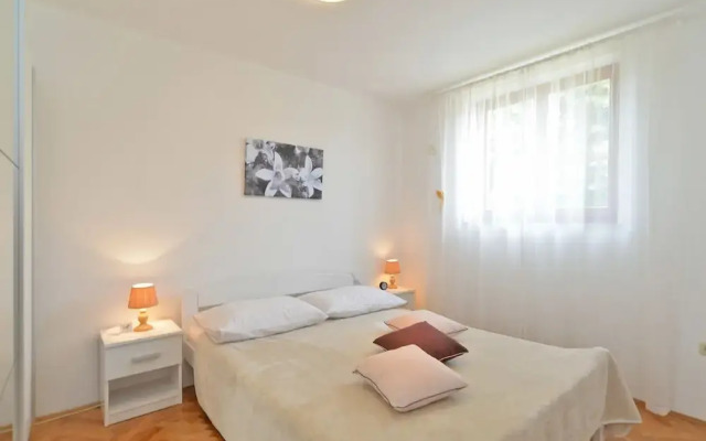 Apartment 1375