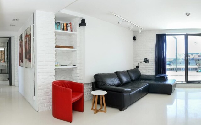 FM Deluxe 2-BDR Apartment with Rooftop Terrace - Varna