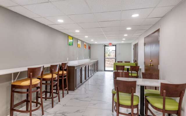 Quality Inn & Suites Sulphur Springs