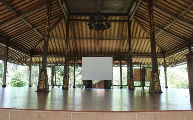 Kampoeng Wisata Rumah Joglo