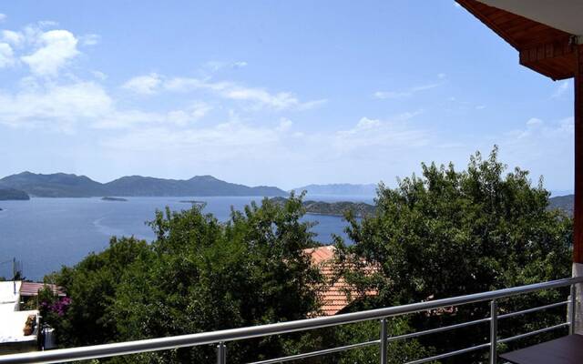 Saranda Teras Pansiyon