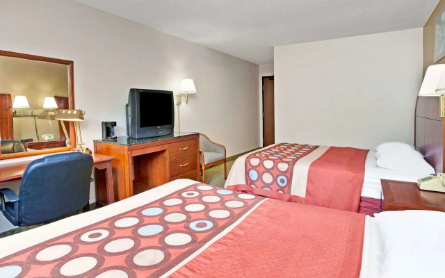 Super 8 By Wyndham Belleville