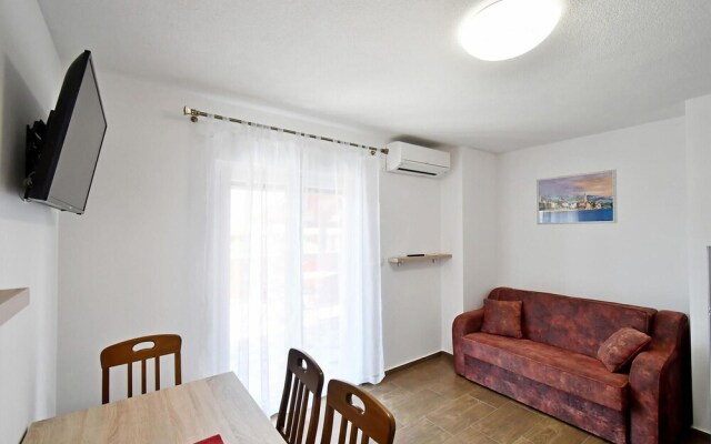 Nice Apartment in Banjol With 2 Bedrooms, Wifi and Outdoor Swimming Pool