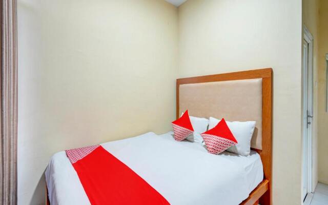 OYO 3710 Izzi Hotel