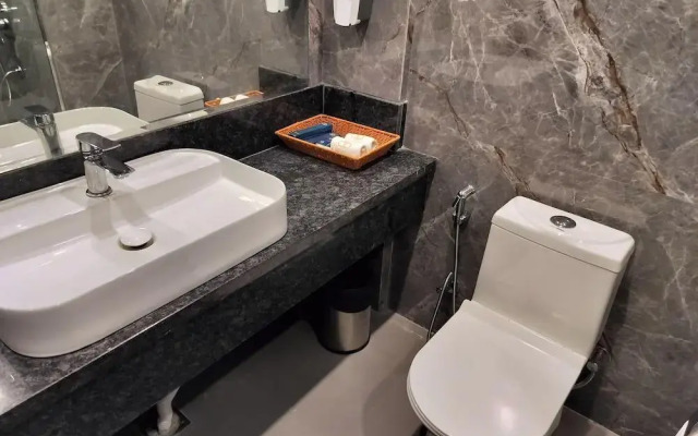 Bel-La Monde Hotel NH8 at 6km from IGI Airport Delhi