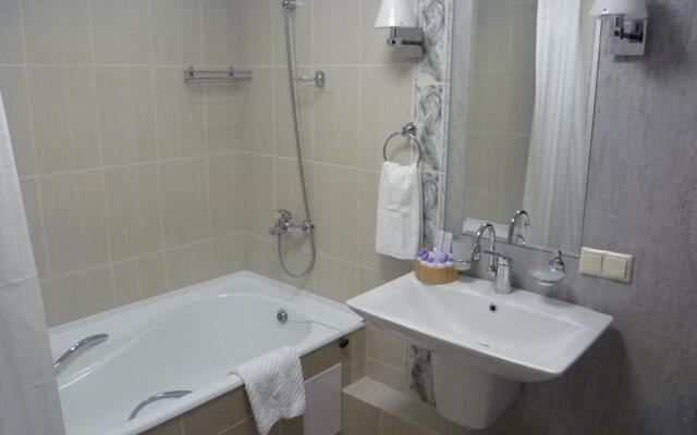 Iris Aparthotel