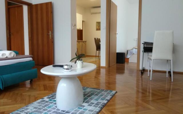 Apartmani Oletić 4*