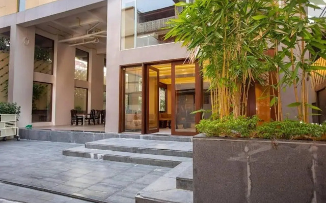 RedDoorz Premium A Room Bangkok