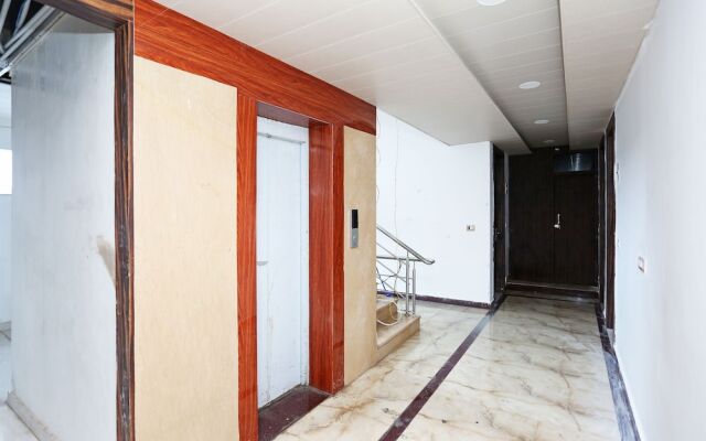 OYO 15566 Hotel Rosewood Inn
