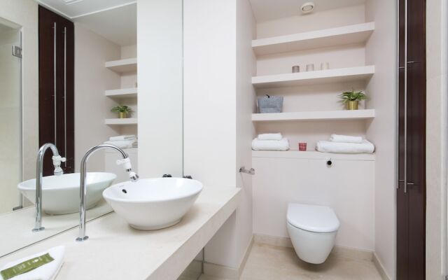 Modern 2BR Flat with Thames River View