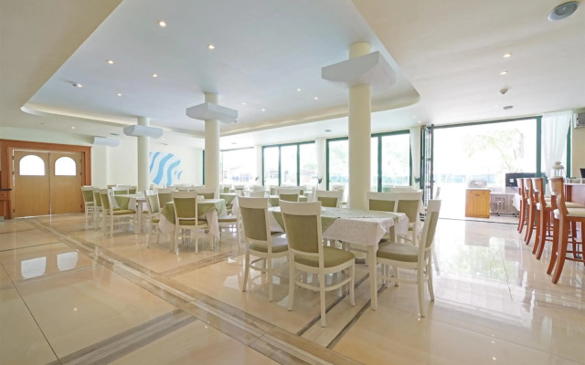 Perla Plaza Hotel