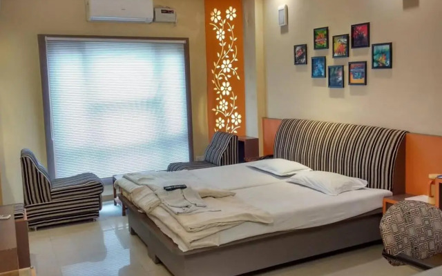 Ellora Hotel